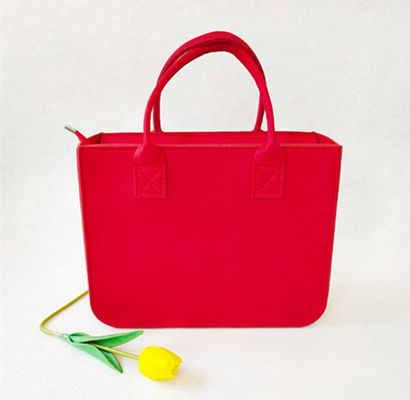 थोक पर्यावरण प्रचार कस्टम हाथ से बने पॉलिएस्टर फेल्ट कैरी शॉपिंग टोट गिफ्ट बैग महिला